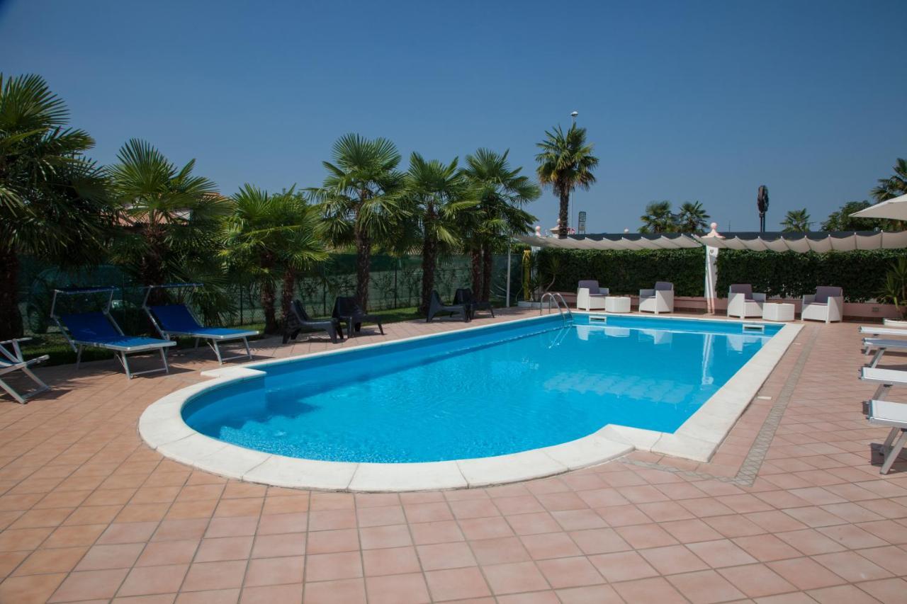 Hotel Master Альбиньясего Экстерьер фото