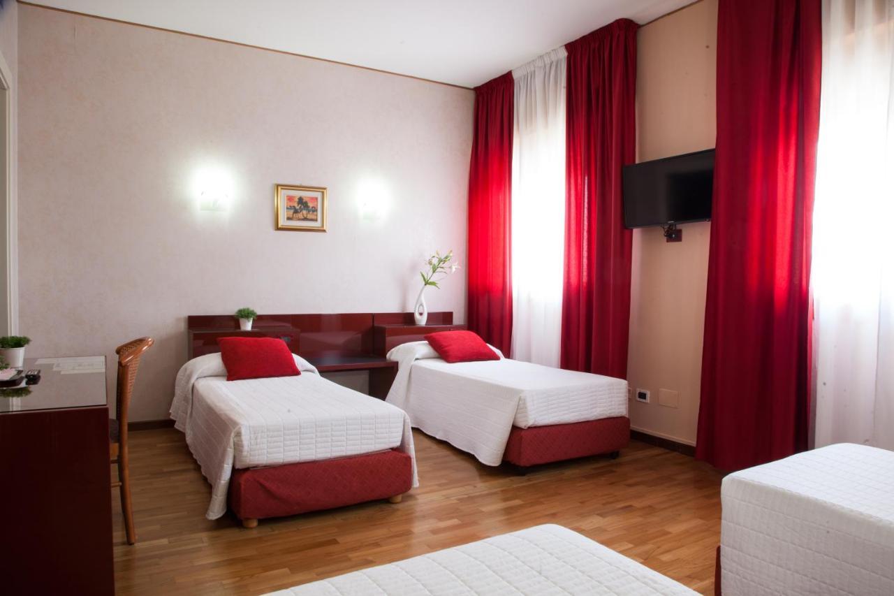 Hotel Master Альбиньясего Экстерьер фото