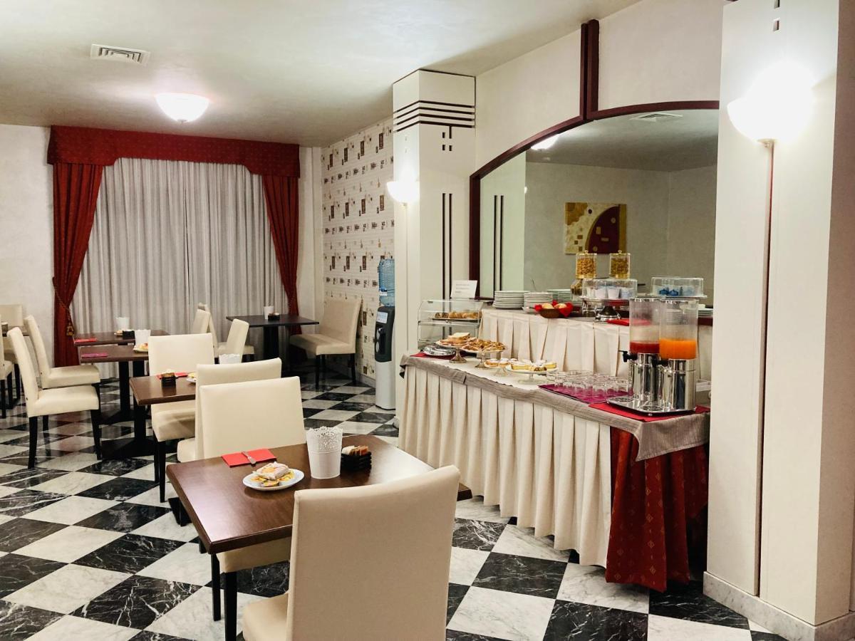 Hotel Master Альбиньясего Экстерьер фото