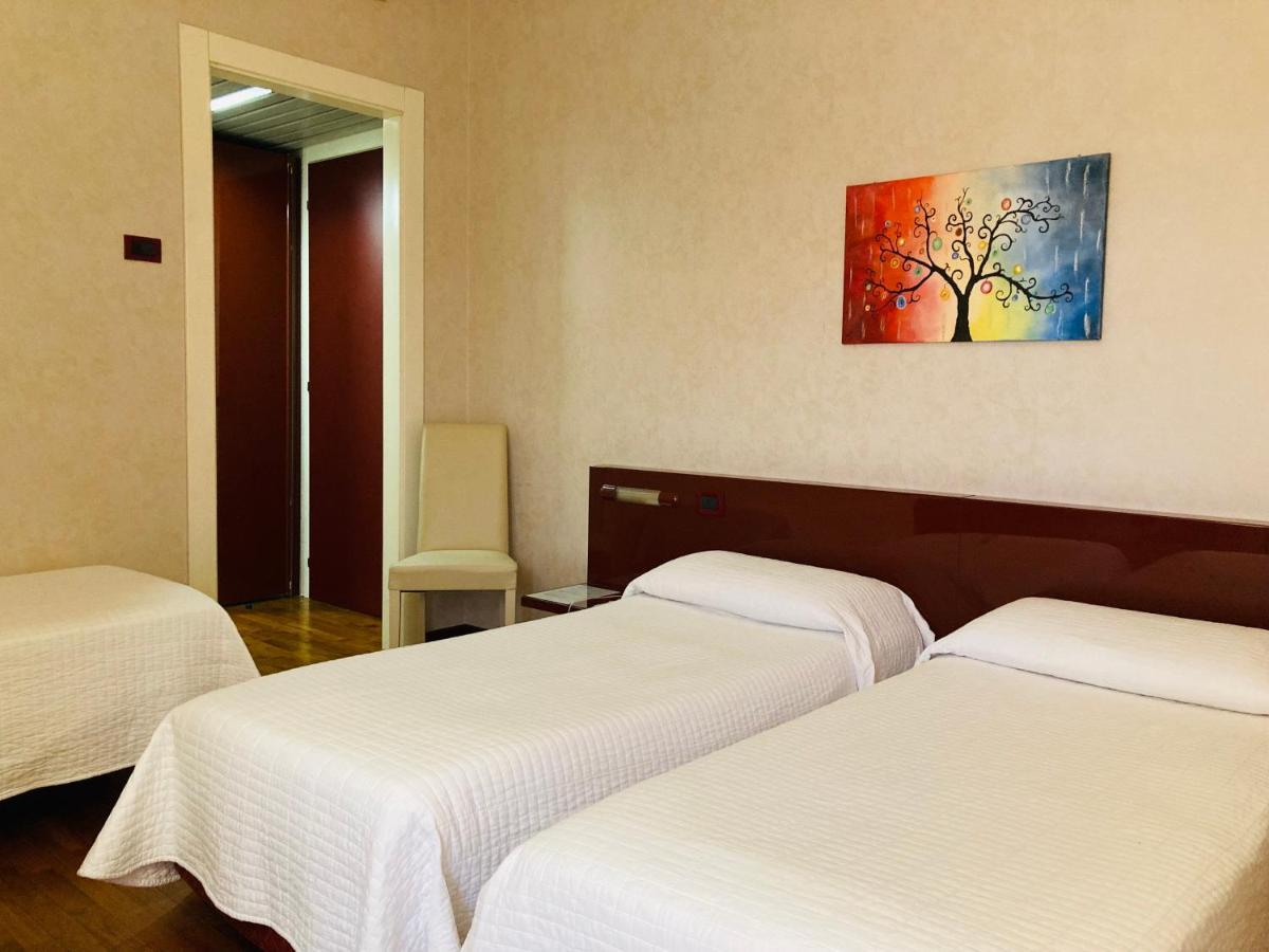 Hotel Master Альбиньясего Экстерьер фото