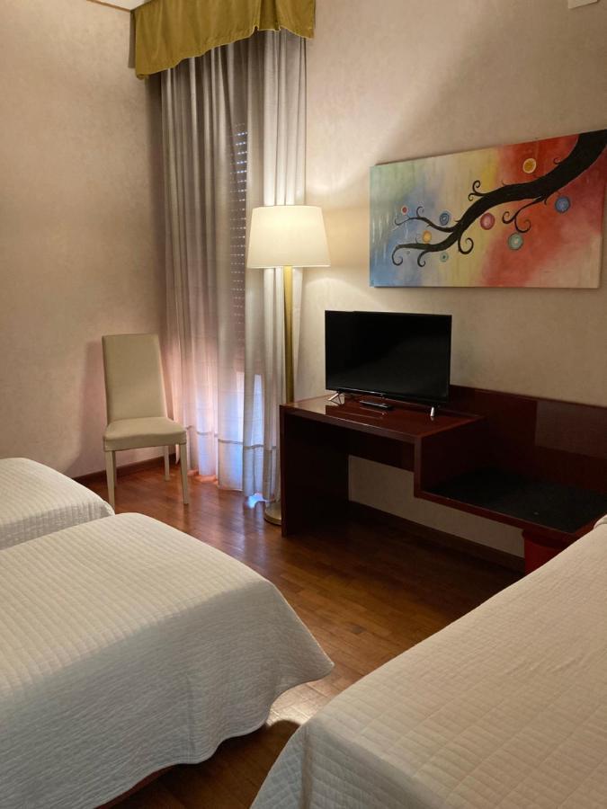 Hotel Master Альбиньясего Экстерьер фото