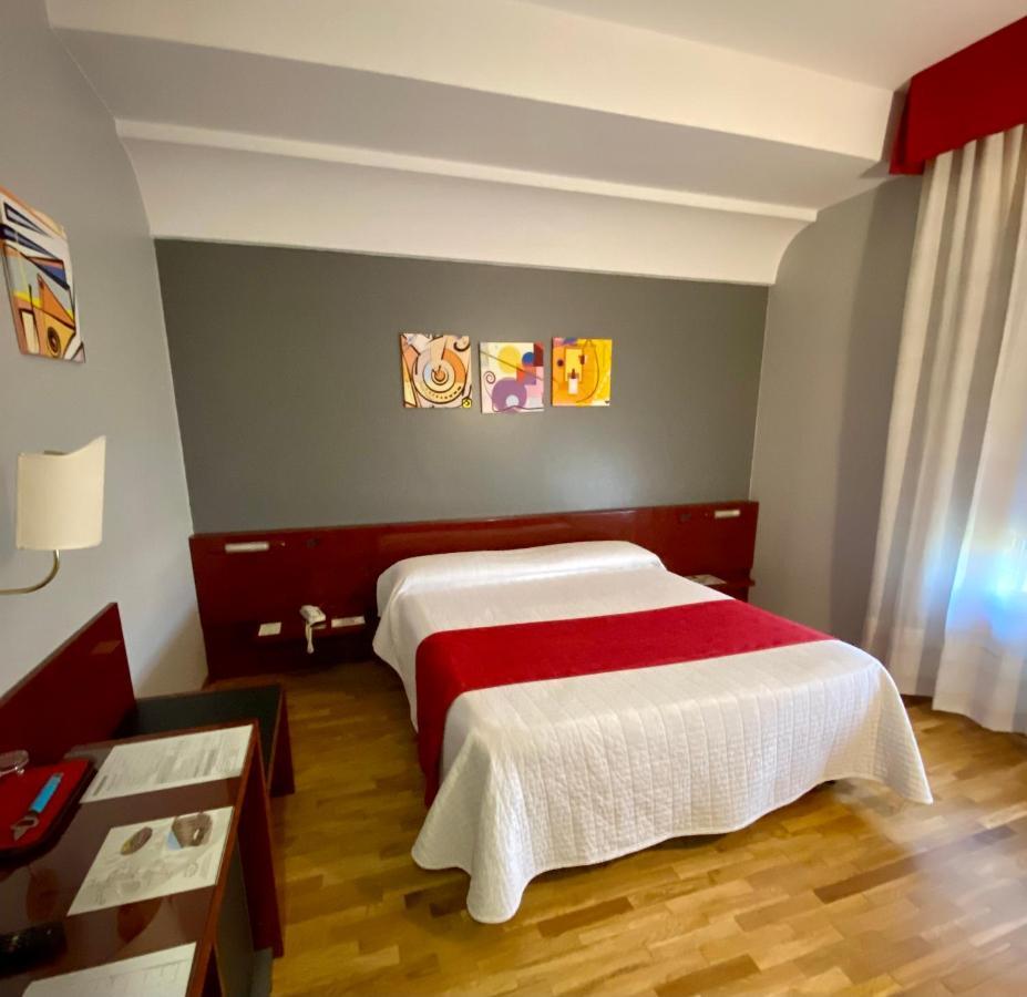 Hotel Master Альбиньясего Экстерьер фото