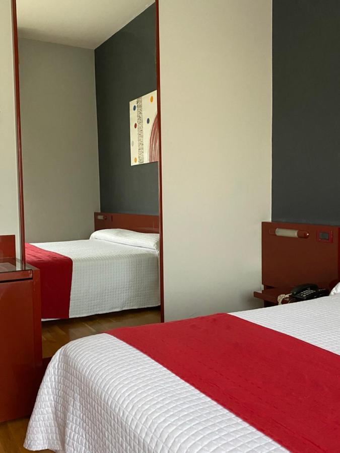 Hotel Master Альбиньясего Экстерьер фото