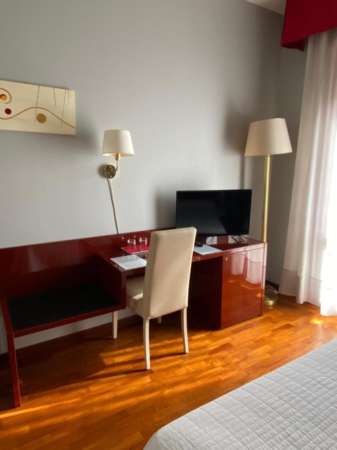 Hotel Master Альбиньясего Экстерьер фото