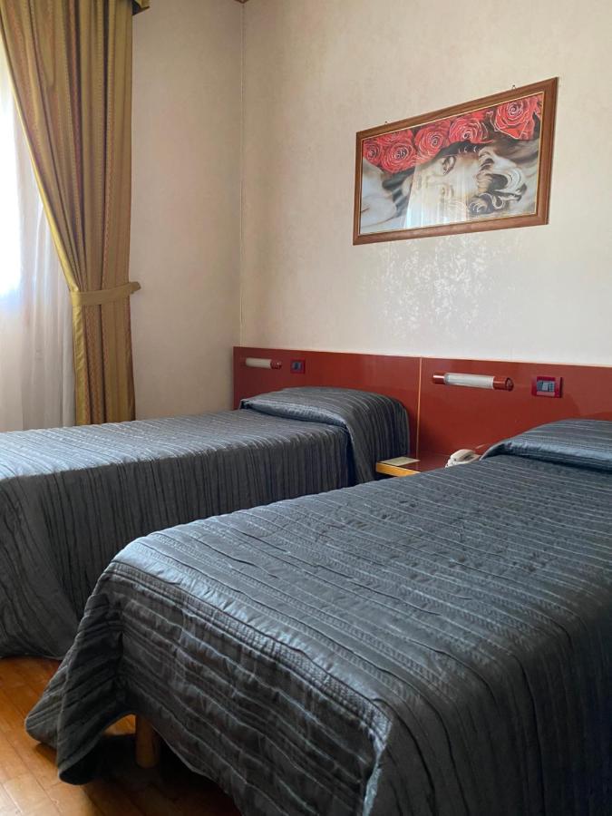 Hotel Master Альбиньясего Экстерьер фото