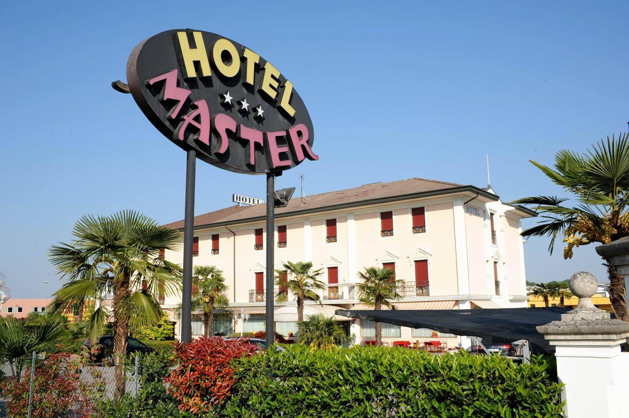 Hotel Master Альбиньясего Экстерьер фото