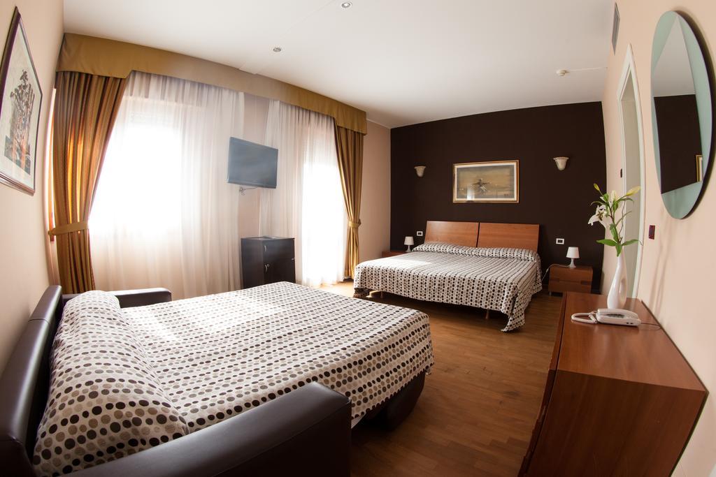 Hotel Master Альбиньясего Номер фото